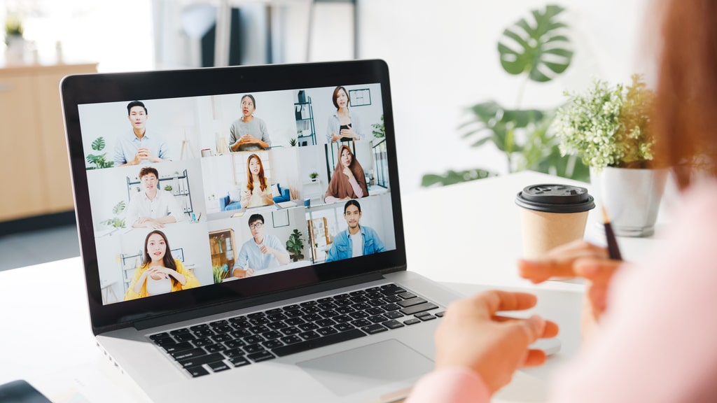 Il talent scouting aziendale può essere condotto per mezzo di diversi strumenti, uno di questi è l'elearning. Nella foto, un webinar finalizzato alla ricerca di talenti.